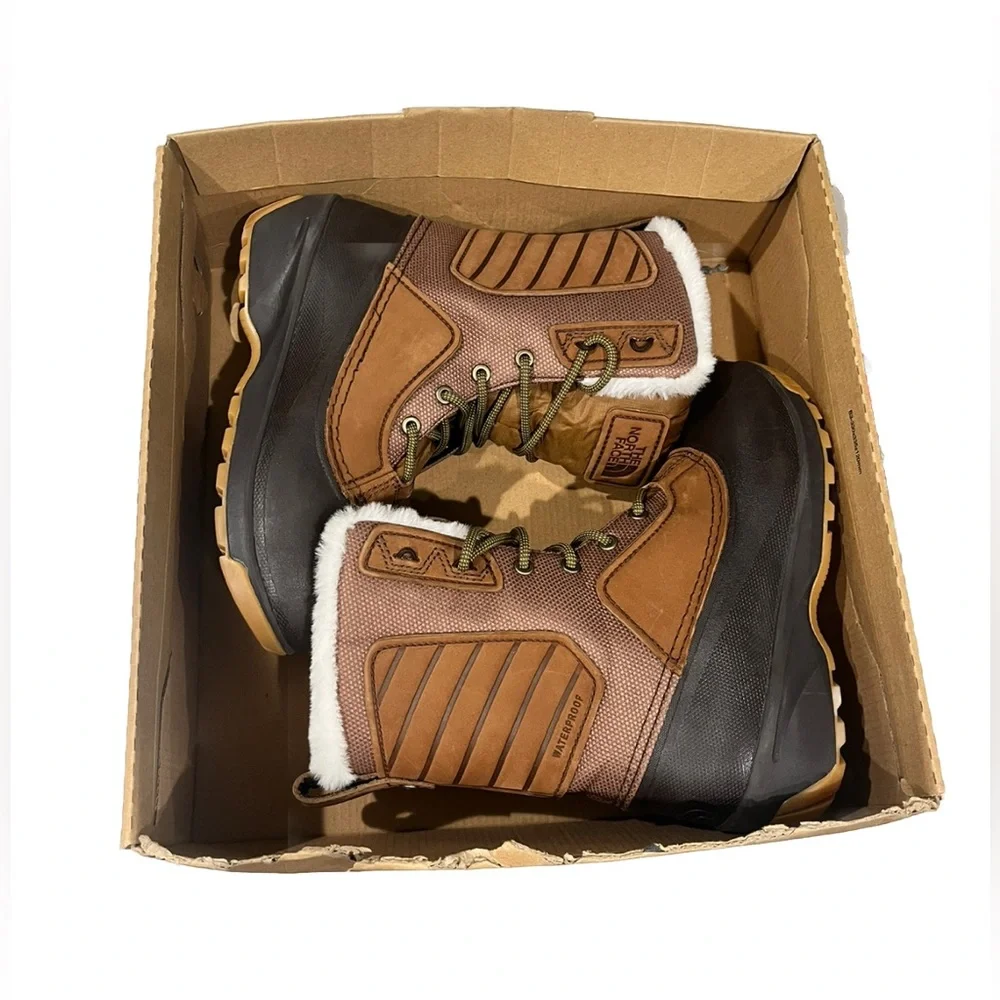 North Face Women’s Shellista Boot Size 6.5 New in Box